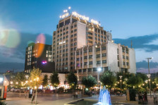 Сопругот на косовската претседателка предлага изградба на хотел „Трамп“ во Приштина - Либертас