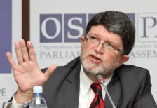 Тонино Пицула: Не е точно дека доаѓаме непоканети во Белград, властите избегнуваат соочување со оние што се клучни за одлуката за пристапување во ЕУ - Либертас