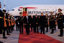 Стармер: Лондон не мора да избира меѓу САД и Кина - Либертас