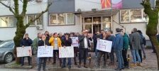 Протест пред УЈП во Тетово, се бара сторнирање на решенија за данок на доход  - Либертас