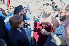 Претседателката Сиљановска-Давкова на одбележување на Богојавление – Водици во Охрид и во Струга - Либертас