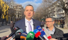 Македонците во Албанија бараат поништување на одлуката на албанската Влада за отворање центри за мигранти во Општина Пустец - Либертас