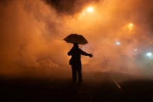 Страв и гнев се шират во Минеаполис по уште едно пукање од страна на федерален агент - Либертас