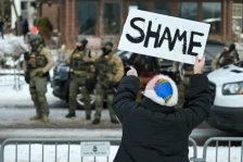 Минесота се повлече од истрагата за агентот на имиграциските власти кој усмрти жена, бидејќи нема пристап до докази - Либертас