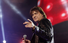 Фрлена бомба на куќата на Здравко Чолиќ - Либертас