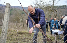 (ВИДЕО) Филипче на Свети Трифун: Помалку пари, пониска цена – власта ги остави лозарите без поддршка - Либертас
