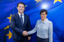 Сали на средба со Кос: Посветени сме кон членството во ЕУ и спроведувањето на реформите - Либертас