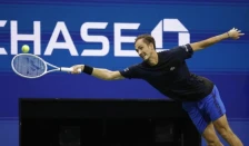 Медведев и Оже – Алијасим полуфиналисти во Дубаи - Либертас