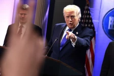 Трамп потпиша извршна наредба со која се воведуваат глобални царини од 10 проценти, по одлуката на Врховниот суд - Либертас