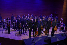 Врвниот виолинист Даниел Роуланд и 30 млади европски музичари со концерт на 10 февруари во Филхармонија - Либертас