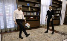 (ФОТО) Фудбал се игра и во кабинетот на бугарскиот премиер - Либертас