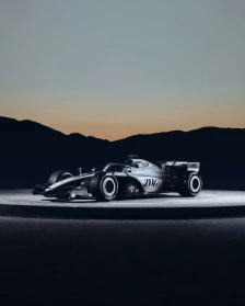 Кадилак го претстави својот прв болид во Формула 1 за време на Супербоулот - Либертас