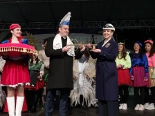 Градоначалникот го предаде клучот на карневалџиите, почнаа карневалските празнувања во Струмица - Либертас