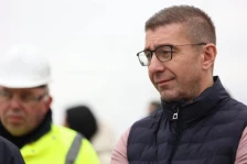 Доколку фирмата што ги ангажирала за работа во странство платила данок, граѓаните нема да треба да го сторат тоа, вели Мицкоски - Либертас