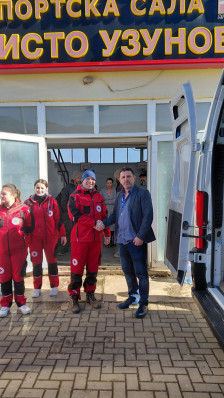 Компанијата Зегин и Фондацијата д-р Верица Механџиска со донација за погодените семејства од поплавите во Кичево - Либертас