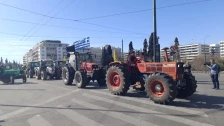 Видео: Грчките земјоделците го завршија протестот во Атина, тракторите си заминаа, но велат дека битката продолжува - Либертас