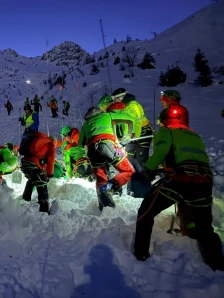 Четворица загинати во серија лавини на северот од Италија - Либертас