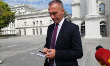 Оставете ги обвинителите да одлучуваат, вели Здружението откако политичари коментираа за куќниот притвор на Груби - Либертас