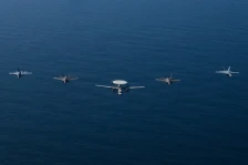 Американски ловци пресретнале пет руски авиони кај Алјаска - Либертас