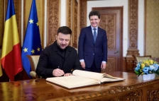 Зеленски: Украина чека одобрение од Белата куќа за голем договор за производство на дронови - Либертас