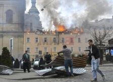 Дваесетина повредени по руски напад врз историскиот центар на Лавов - Либертас