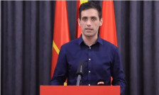 Мециновиќ кон Николоски: Ќе го претворите народот во киријаши додека олигархијата гради и профитира - Либертас