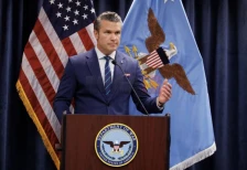 Хегсет: Иранскиот врховен лидер е ранет и веројатно обезличен - Либертас