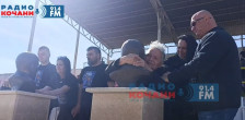 Томас и Александар, навивачи на ФК Осогово кои загинаа во пожарот добија бисти на Градскиот стадион - Либертас