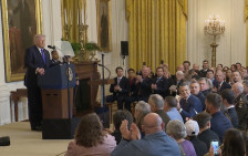 Нов удар кон сојузниците: Трамп ги критикува Австралија и НАТО - Либертас