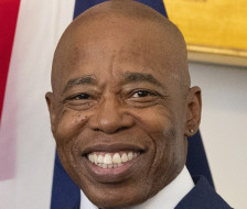 Поранешниот градоначалник на Њујорк стана Албанец - Либертас