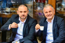 Арсовска: Орце по наредба на уплашените Изет и Висар патеките и седиштата на отворено ги пријавил како дивоградба - Либертас