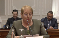 Автономијата на универзитетите не е загрозена, вонредно студирање ќе има, а во академијата нема да се вработуваат само деца на богати, рече Јаневска - Либертас