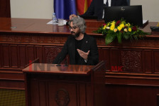 Претседателот на Уставниот суд Костадиновски ги „судри“ Апасиев и Мицкоски - Либертас