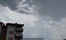 Променливо облачно со повремен локален дожд - Либертас