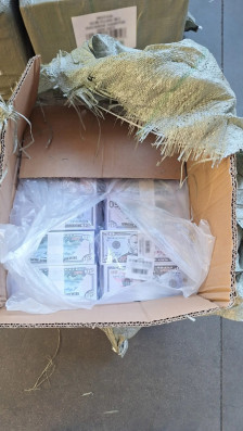 Светот преплавен со милиони лажни банкноти - Либертас