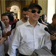 Маѓар најави испорака на Груевски и Зиобро - Либертас