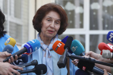 Сиљановска-Давкова: Со Радев ќе трагаме по решение за билатералниот спор - Либертас