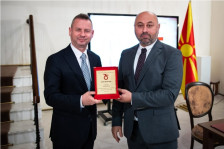 АЛКАЛОИД“ ДОБИ ПРИЗНАНИЕ ПО ПОВОД 75 ГОДИНИ ДРЖАВЕН АРХИВ - Либертас