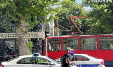 Патници се извлекувале низ врати и прозорци по ударот на трамвајот во Белград - Либертас