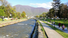 Тешка несреќа со тротинети на кејот на Вардар - Либертас