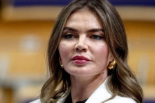 Децата на Путин и Кабаева ги чуваат 20 гувернантки од Европа и покрај „војната“ со Западот - Либертас