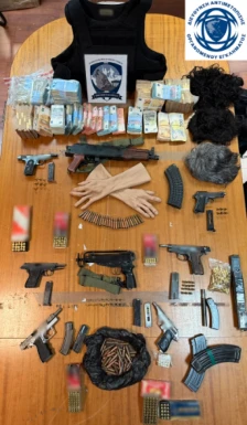 Уапсени осум лица за вооружениот грабеж на банка во централна Грција – стојат за зад уште десет други кражби - Либертас