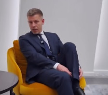 ВИДЕО: Маѓар се прошета низ луксузните канцеларии на Орбан - Либертас