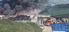 Под контрола е пожарот во Визбегово, пожарникарите, вработените и газдите гаснат со цистерн и тешка механизација - Либертас
