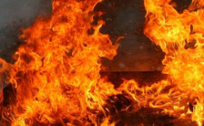 Три лица влегле во маркет во Скопје и го запалиле, полицајци при обид да изгасат вдишале чад! - Либертас