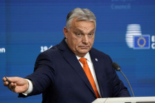 Згаснува медиумската империја на Орбан - Либертас
