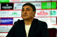 Селекторот на македонската фудбалска репрезентација се извини за песната која ја пееја на шампионската прослава - Либертас