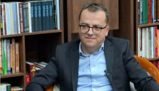 Проф. Бауш: Со овие владини институции, администрација, нашата економија не може да генерира повеќе од 4% економски раст - Либертас