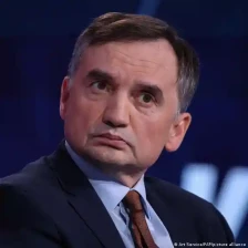 Зјобро избега во САД, Полска бара екстрадиција - Либертас