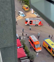 Две лица загинаа откако автомобил удри во група луѓе во Лајпциг - Либертас